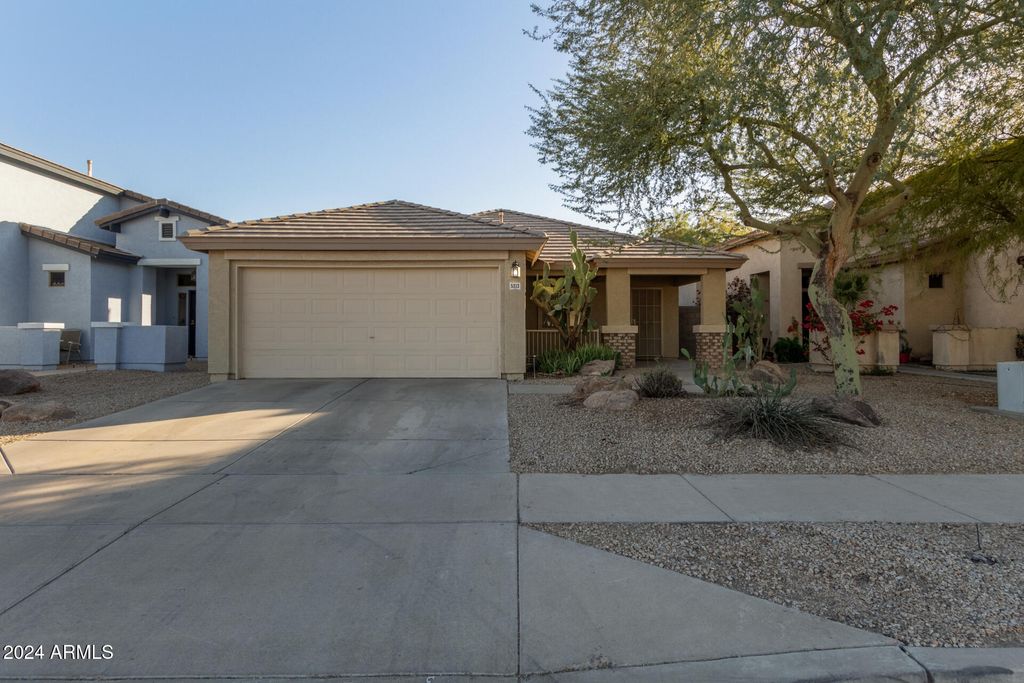 5313 W PECAN Road, Laveen, AZ 85339