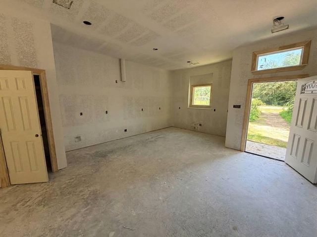 93 County Road 3372, Cleveland, TX 77327