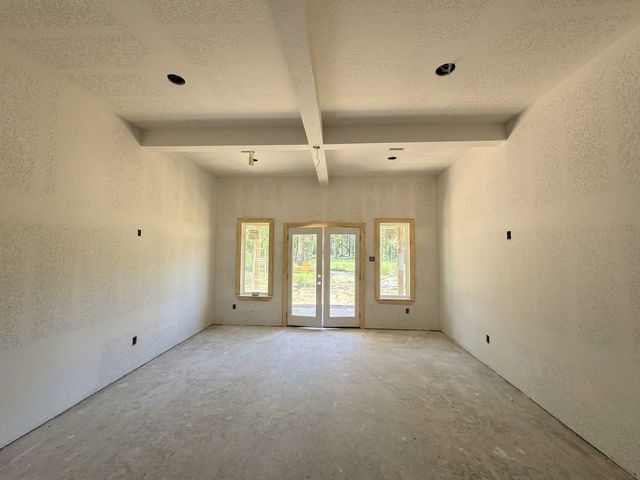 93 County Road 3372, Cleveland, TX 77327