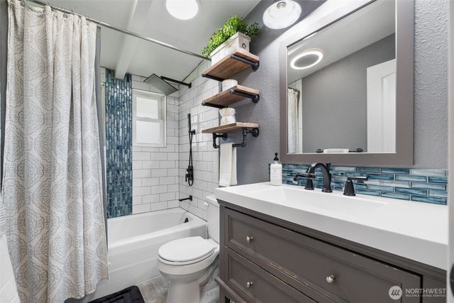 11782 Schold Road NW, Silverdale, WA 98383