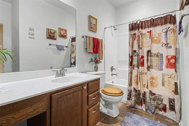 344 Matthews LN, Kyle, TX 78640