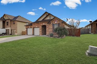 344 Matthews LN, Kyle, TX 78640