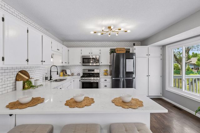 8906 Woodhall Crossing N, Brooklyn Park, MN 55443
