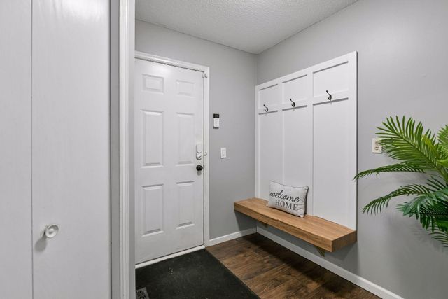 8906 Woodhall Crossing N, Brooklyn Park, MN 55443