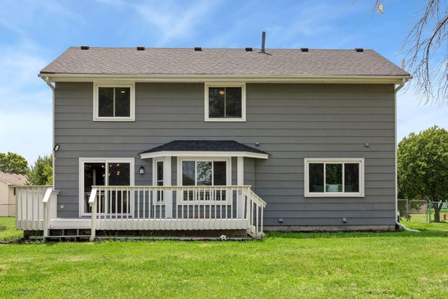 8906 Woodhall Crossing N, Brooklyn Park, MN 55443