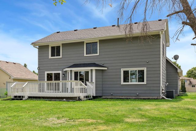 8906 Woodhall Crossing N, Brooklyn Park, MN 55443