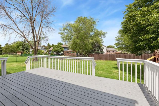 8906 Woodhall Crossing N, Brooklyn Park, MN 55443