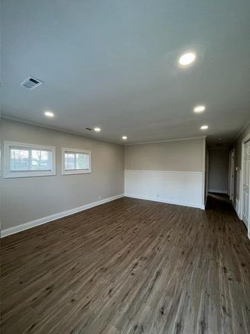 2067 Rankin Avenue, Columbus, OH 43219