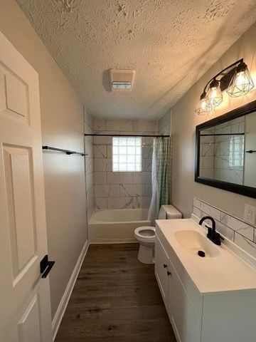 2067 Rankin Avenue, Columbus, OH 43219