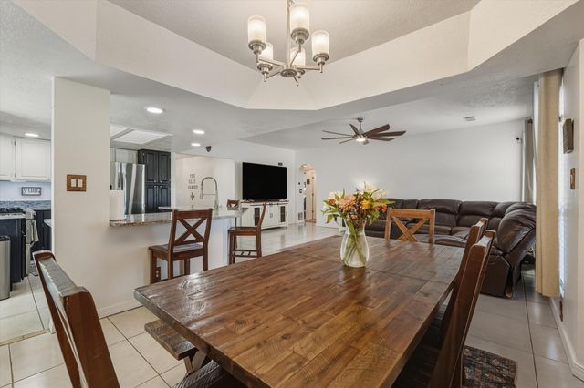 2524 Twin Buttes Drive NE, Rio Rancho, NM 87144