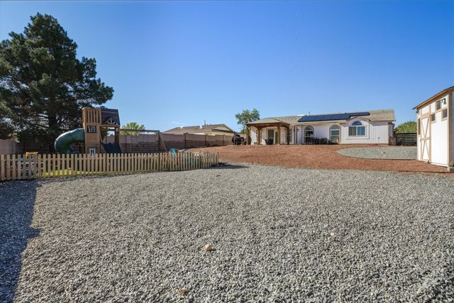 2524 Twin Buttes Drive NE, Rio Rancho, NM 87144