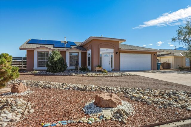 2524 Twin Buttes Drive NE, Rio Rancho, NM 87144