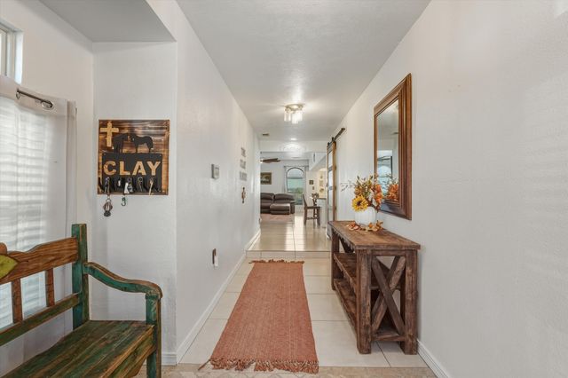 2524 Twin Buttes Drive NE, Rio Rancho, NM 87144