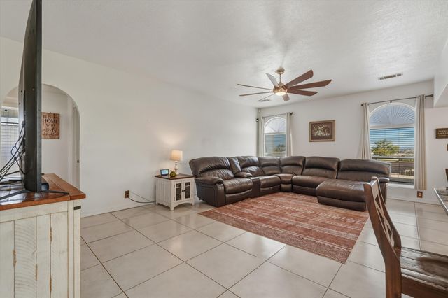 2524 Twin Buttes Drive NE, Rio Rancho, NM 87144