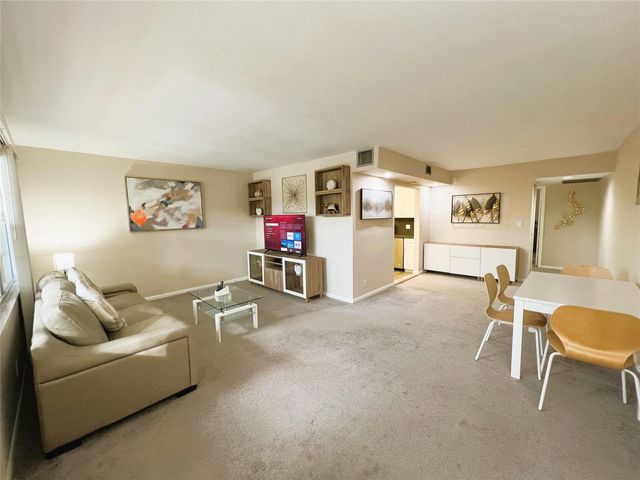 1902 Bermuda Circle H-2, Coconut Creek, FL 33066