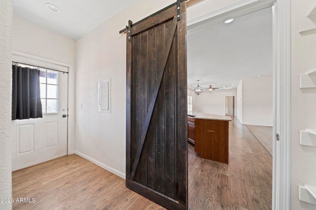 Image 16 of property listing at 39624 N Central Avenue, Phoenix, AZ 85086