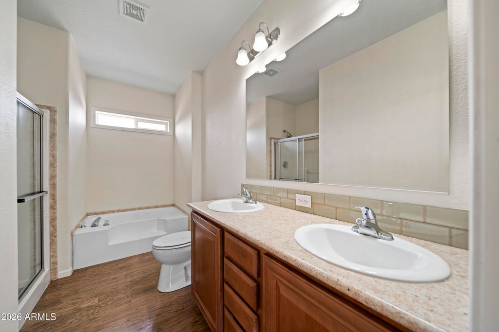 Image 19 of property listing at 39624 N Central Avenue, Phoenix, AZ 85086