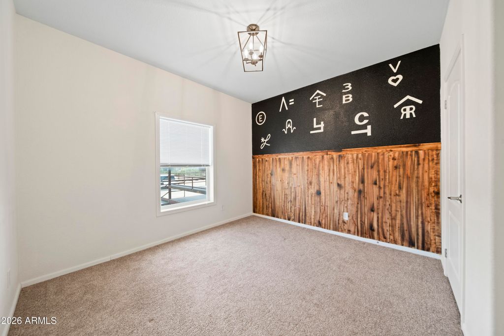 Image 25 of property listing at 39624 N Central Avenue, Phoenix, AZ 85086