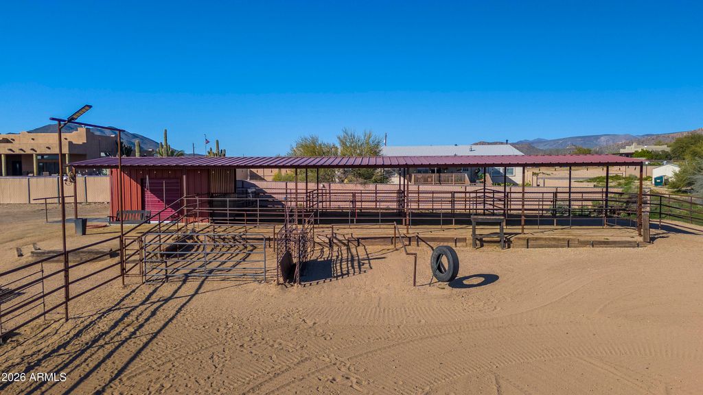 Image 27 of property listing at 39624 N Central Avenue, Phoenix, AZ 85086