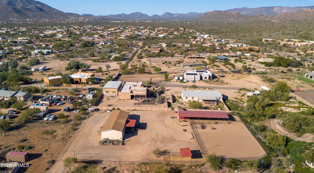 Image 28 of property listing at 39624 N Central Avenue, Phoenix, AZ 85086