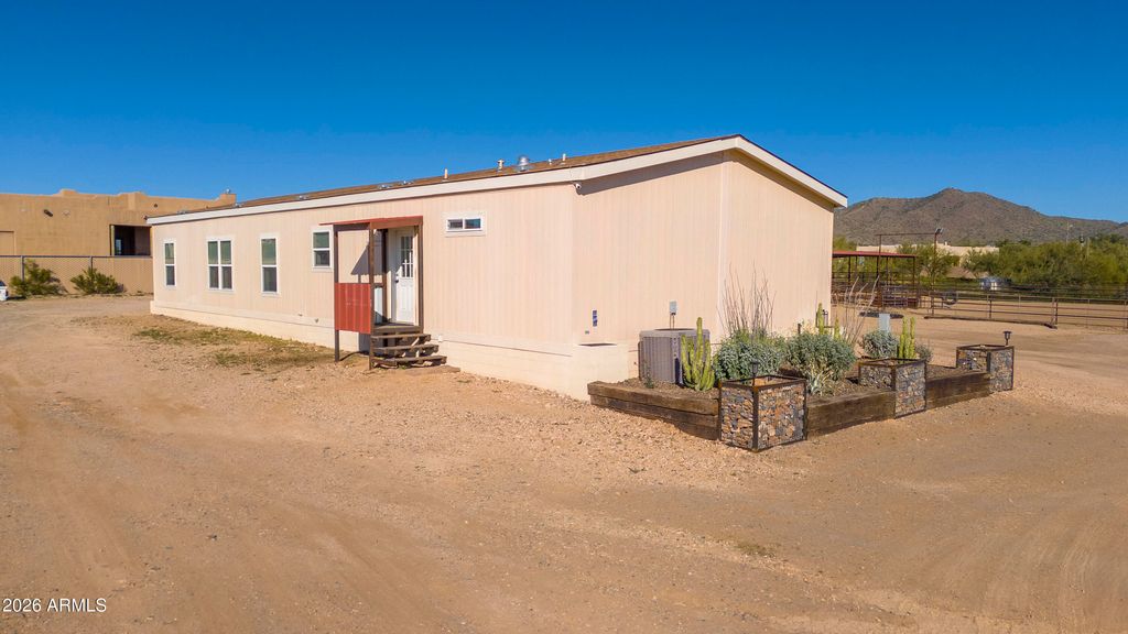 Image 33 of property listing at 39624 N Central Avenue, Phoenix, AZ 85086