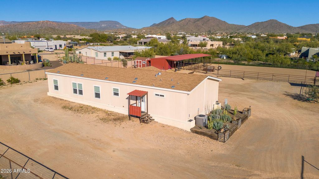 Image 36 of property listing at 39624 N Central Avenue, Phoenix, AZ 85086