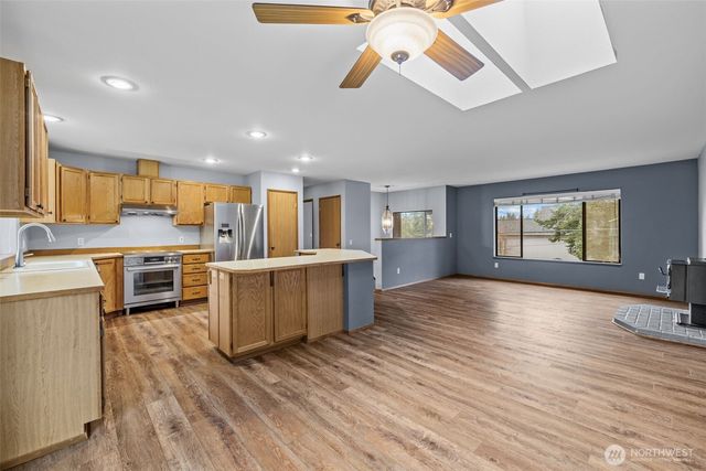 21641 SE 266th Street, Maple Valley, WA 98038