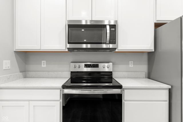 6166 Dugan Drive, Whitestown, IN 46075