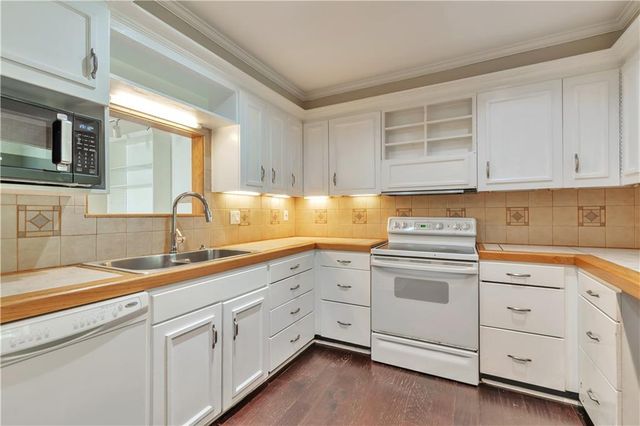 2775 Bentley Place SE, Marietta, GA 30067