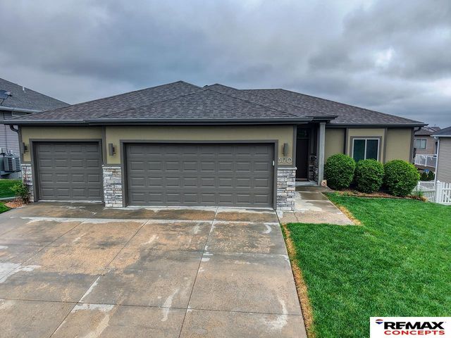3120 Rawhide Drive, Lincoln, NE 68507