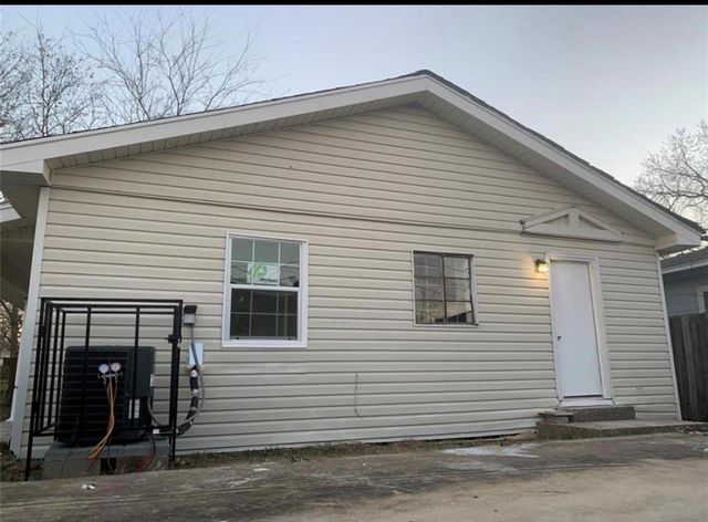 324 Delaware Street B, Houston, TX 77029