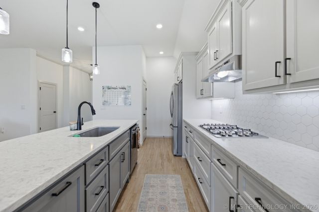 27515 E 108th Place S, Coweta, OK 74429