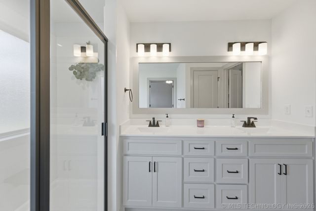 27515 E 108th Place S, Coweta, OK 74429