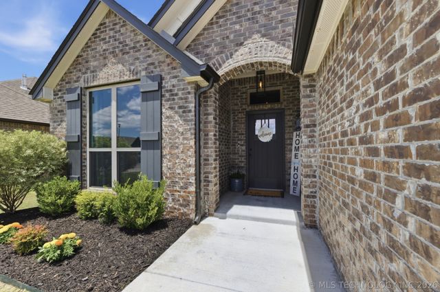 27515 E 108th Place S, Coweta, OK 74429