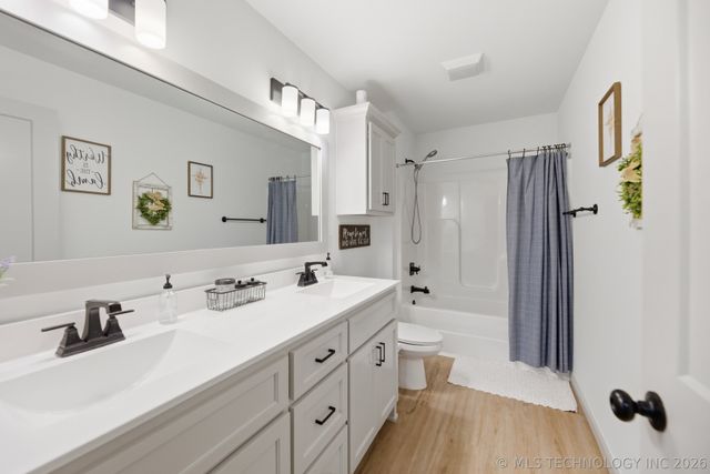 27515 E 108th Place S, Coweta, OK 74429