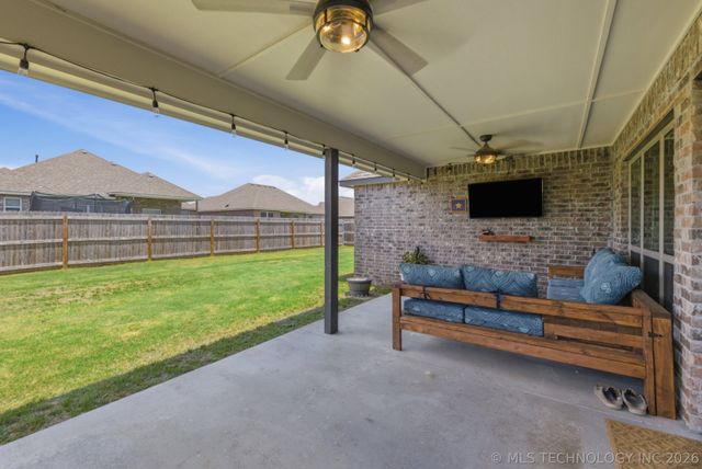 27515 E 108th Place S, Coweta, OK 74429