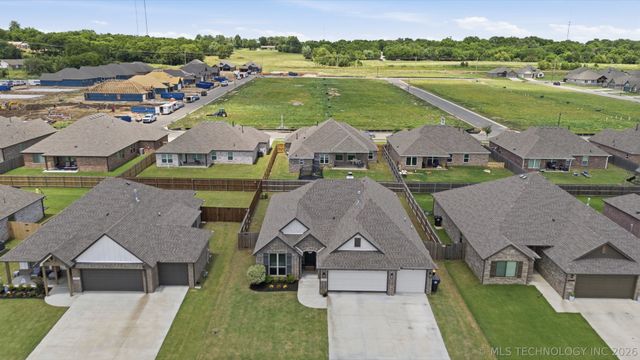27515 E 108th Place S, Coweta, OK 74429