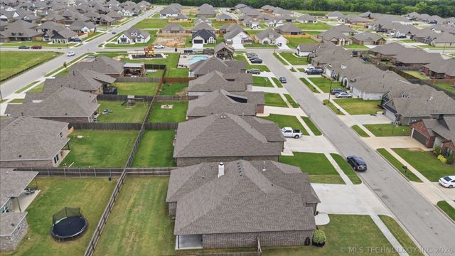 27515 E 108th Place S, Coweta, OK 74429