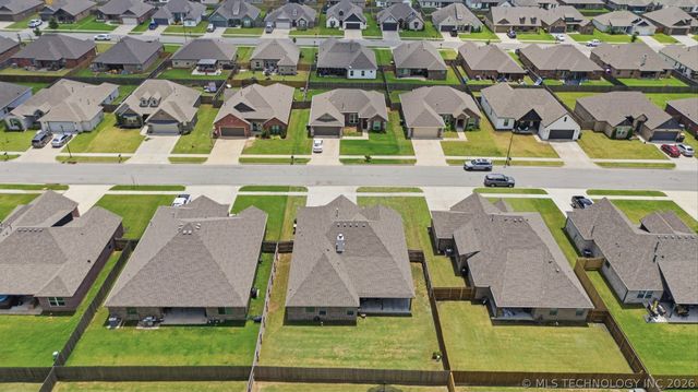27515 E 108th Place S, Coweta, OK 74429