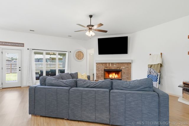 27515 E 108th Place S, Coweta, OK 74429