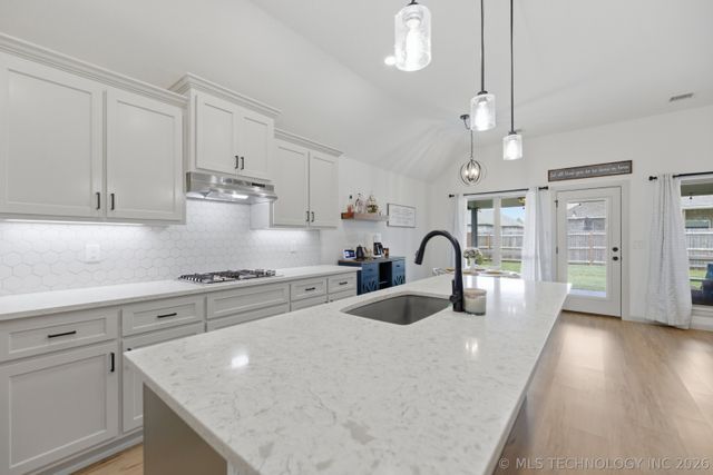 27515 E 108th Place S, Coweta, OK 74429