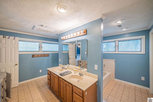 4325 Contest Road, Paducah, KY 42001