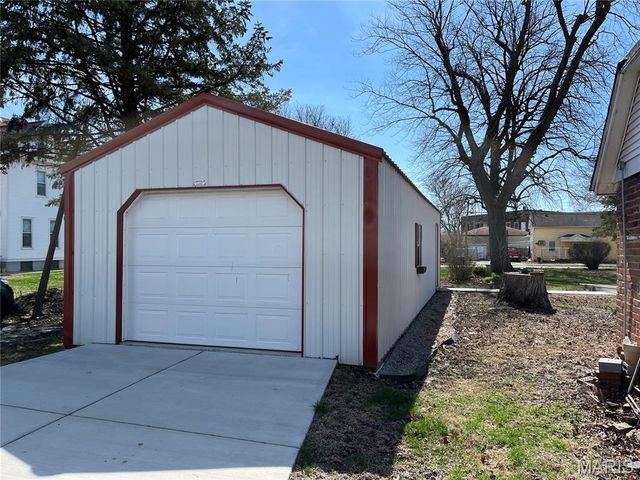 101 E 1st North Street, Mount Olive, IL 62069