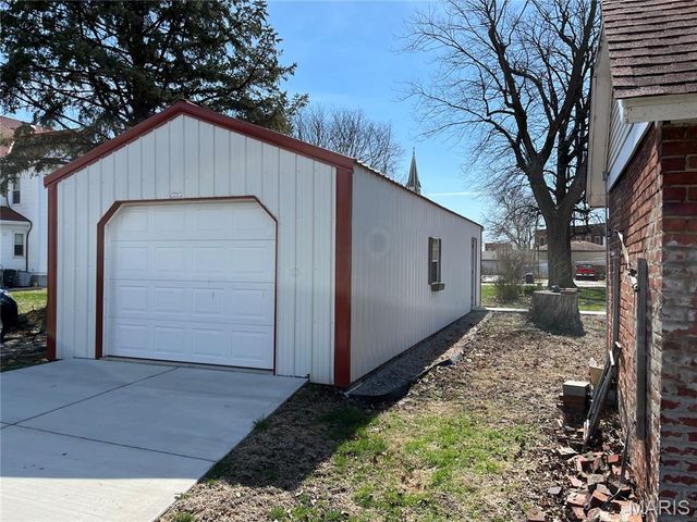 101 E 1st North Street, Mount Olive, IL 62069