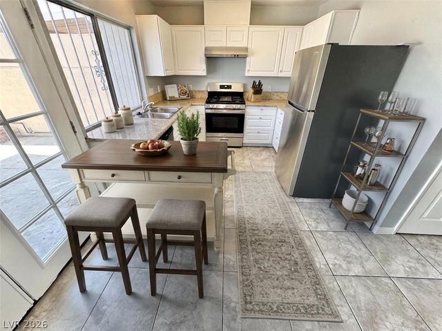 3911 Hartford Place, Las Vegas, NV 89102