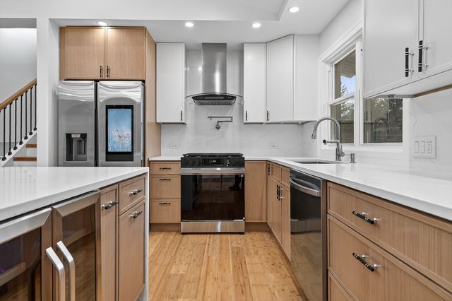 200 N Pine Street, Prospect Heights, IL 60070