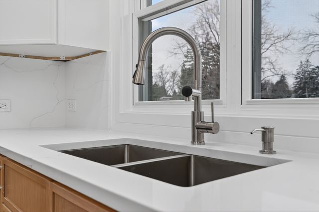 200 N Pine Street, Prospect Heights, IL 60070