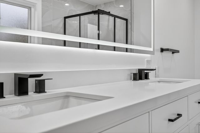 200 N Pine Street, Prospect Heights, IL 60070