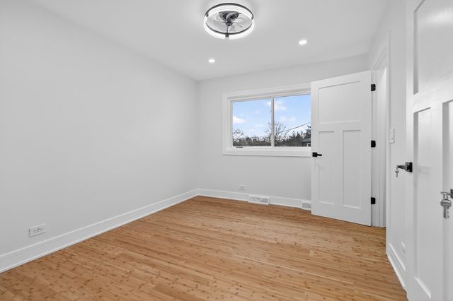 200 N Pine Street, Prospect Heights, IL 60070