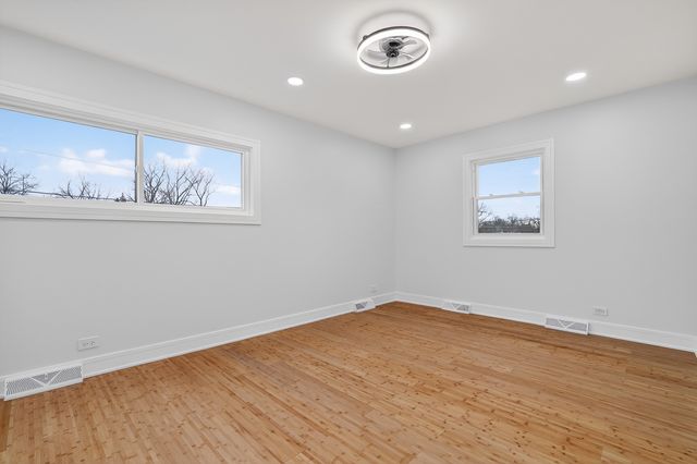 200 N Pine Street, Prospect Heights, IL 60070